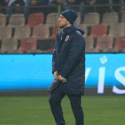 Sorescu / Inspecția gazonului înainte de Bosnia - România / FOTO: Ionuț Iordache (GSP.ro)