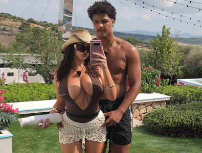 Controversata ispită de la Insula Iubirii l-a cucerit pe fotbalistul retras la 22 de ani: „Dacă vreau un tip, întotdeauna îl obțin!”