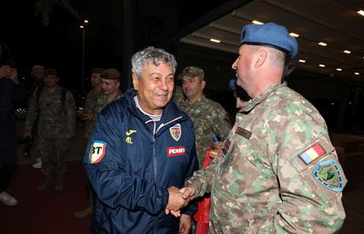 Vizită-surpriză la hotelul din Zenica, înainte de Bosnia - România: „Ca de la căpitan la căpitan”