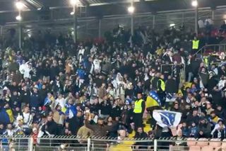 „Țiganii, țiganii!” » Scene intolerabile în tribune la Bosnia - România