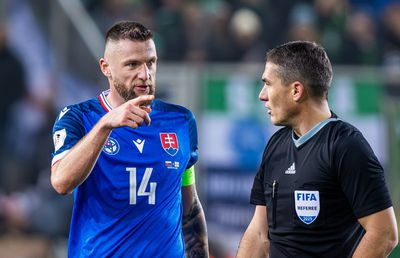 Deciziile lui Istvan Kovacs l-au „înnebunit” pe selecționer, după duelul de aseară din preliminarii: „E o glumă!”