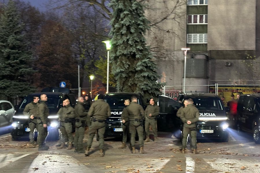 Bosnia - România 3-1 » Tragedia fotbalistică de la Zenica » România are o repriză de coșmar, pierde cu Bosnia și ajunge 100% în ULTIMA urnă la barajul pentru CM! Ce va face Lucescu?