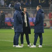 Inspecția gazonului înainte de Bosnia - România / FOTO: Ionuț Iordache (GSP.ro)