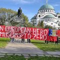 Pe banner ar fi apărut mesajul „Mladic erou european, i-a redus pe musulmani la zero”.