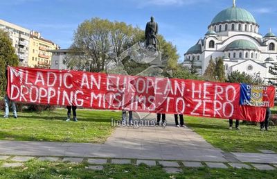 Scandal de proporții înainte de Bosnia - România: „Interziceți românii pe stadion! Escortați-i afară din țară!” » De vină e un banner scandalos pe care ultrașii dinamoviști l-ar fi afișat la Belgrad