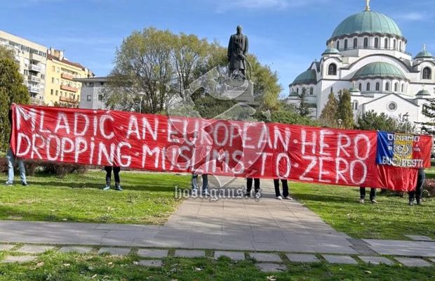 Scandal de proporții înainte de Bosnia - România: „Interziceți românii pe stadion! Escortați-i afară din țară!” » De vină e un banner scandalos pe care ultrașii dinamoviști l-ar fi afișat la Belgrad