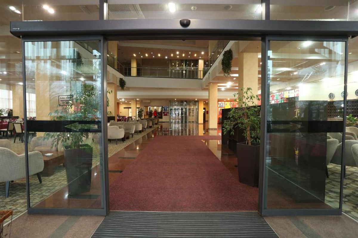 Sosirea echipei naţionale la hotelul Zenica