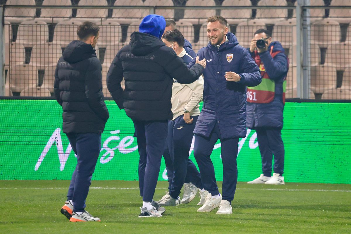 Inspecția gazonului înainte de Bosnia - România