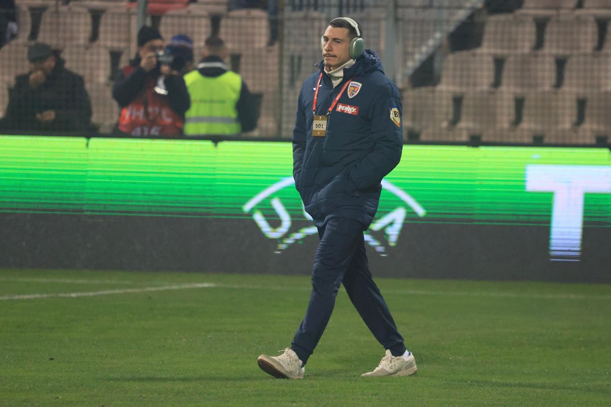 Inspecția gazonului înainte de Bosnia - România