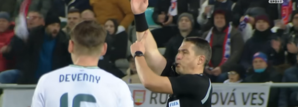 Deciziile lui Istvan Kovacs l-au „înnebunit” pe selecționer, după duelul de aseară din preliminarii: „E o glumă!”