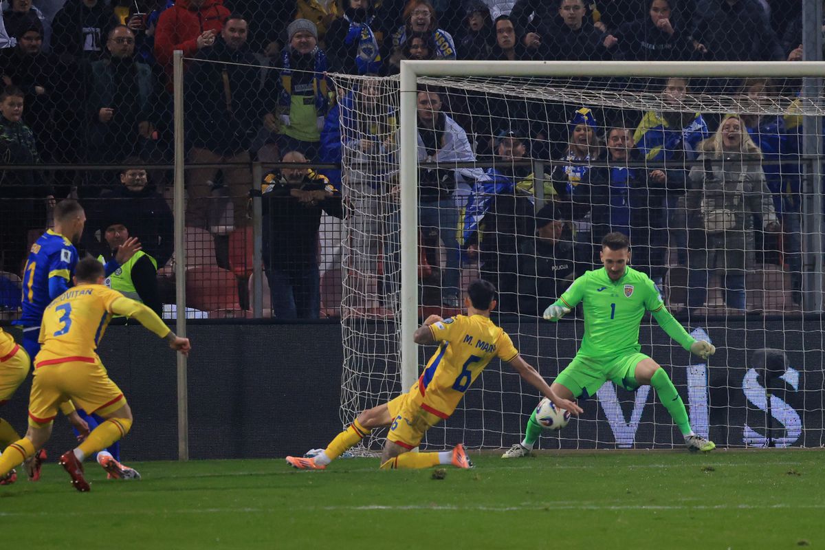 Adrian Porumboiu și-a găsit „clientul” la GSP Live Special, după Bosnia - România: „Parcă era o balerină” » Nici Lucescu nu a scăpat de critici: „La experiența lui...”