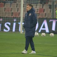 Darius Olaru / Inspecția gazonului înainte de Bosnia - România / FOTO: Ionuț Iordache (GSP.ro)