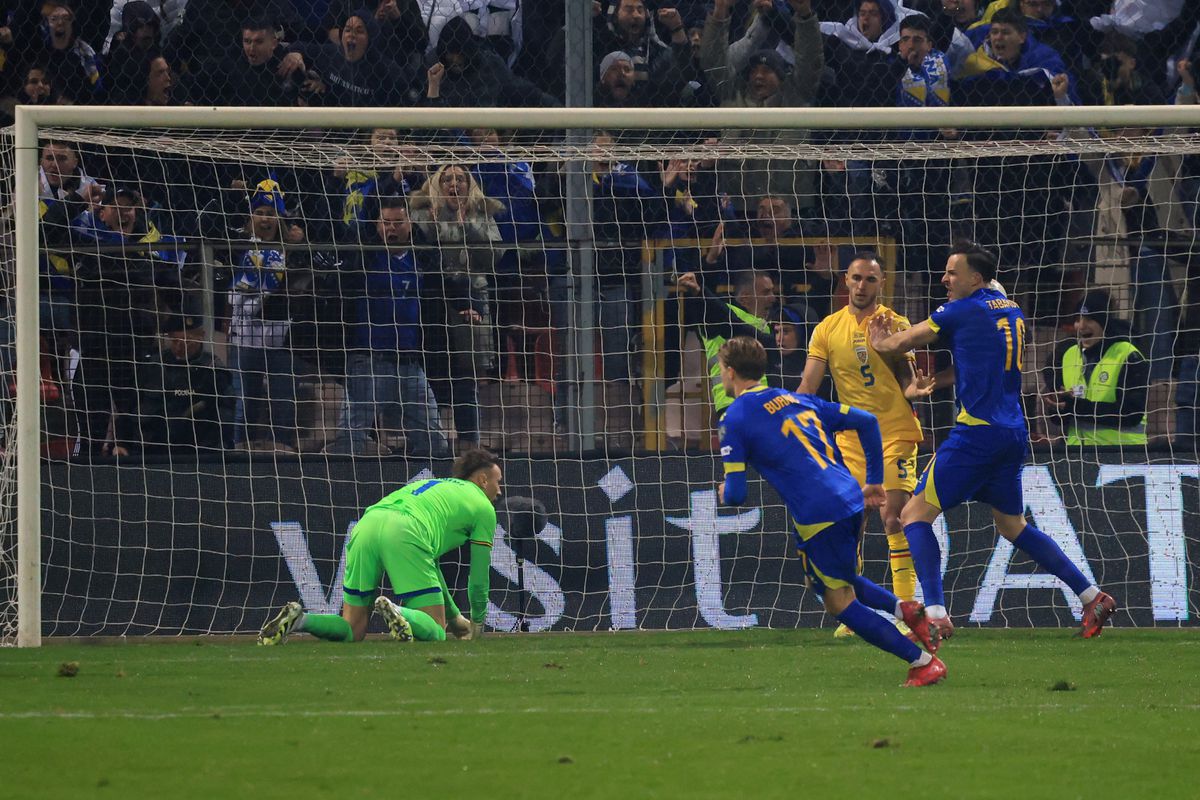 Atac neașteptat! Fostul elev l-a făcut praf pe Lucescu și i-a cerut demisia: „Arbitraje din alea bune le-ai avut pe timpul lui Dinamo! Vremea ta a trecut”