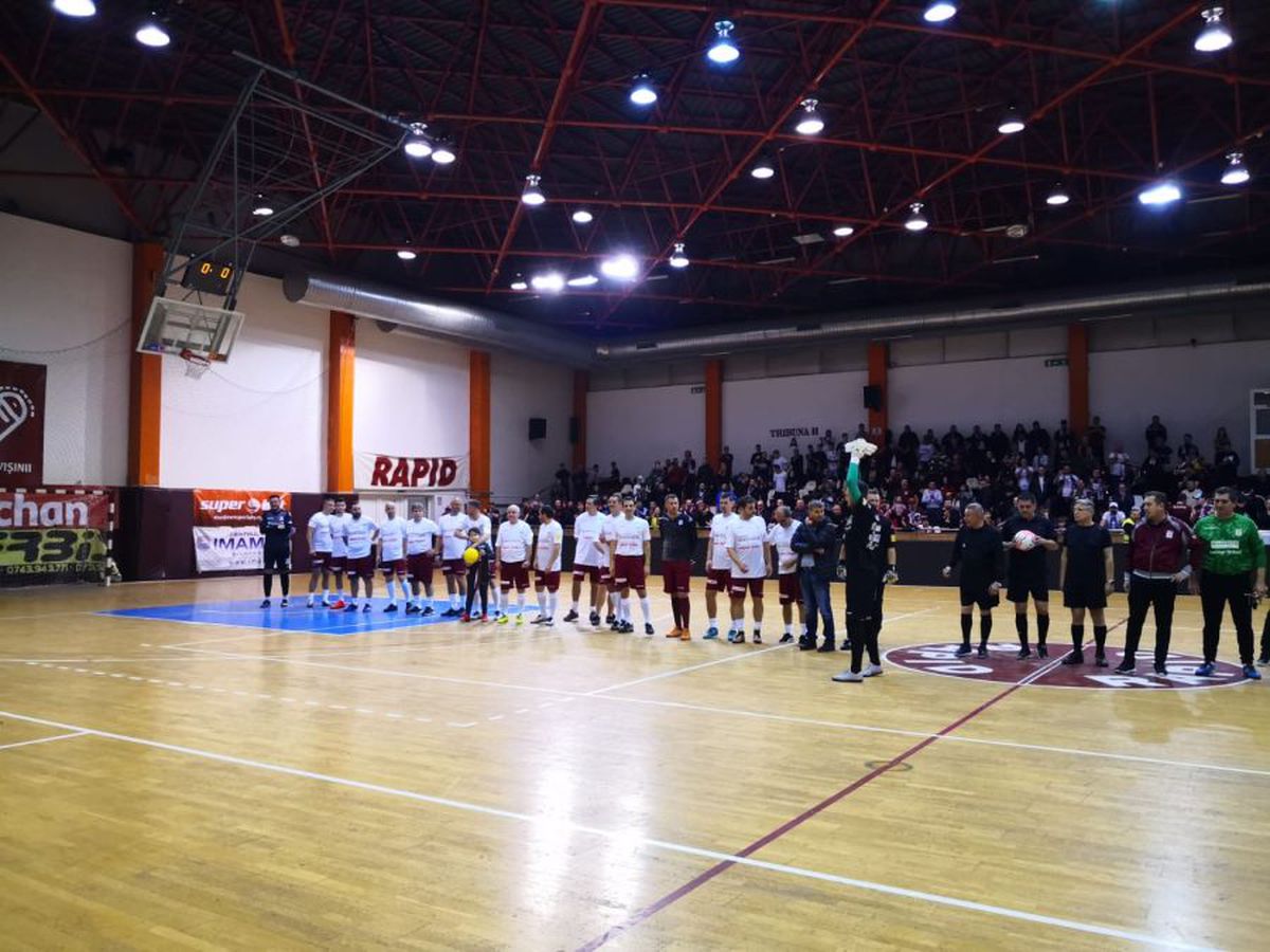 VIDEO + FOTO Sărbătoare în „Sala Rapid” » Spectacol total oferit de legendele giuleștenilor