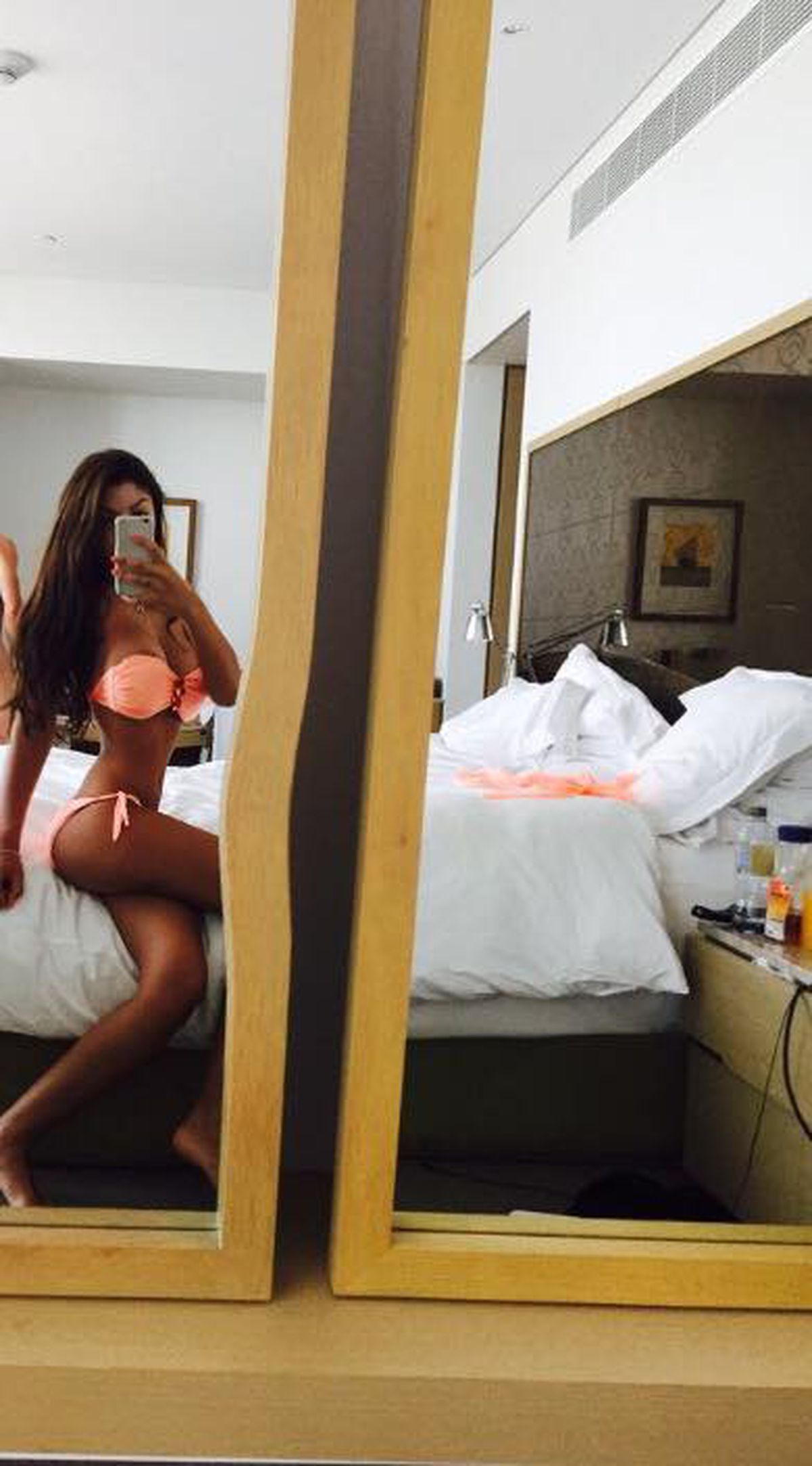 GALERIE FOTO CFR Cluj se bate la titlu și la iubite de fotbaliști! Consuelo și proaspăta nevastă a lui Golofca, în top!