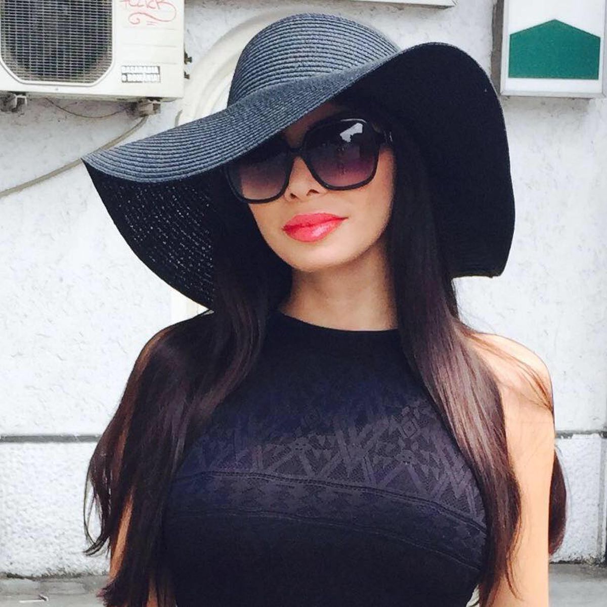 GALERIE FOTO CFR Cluj se bate la titlu și la iubite de fotbaliști! Consuelo și proaspăta nevastă a lui Golofca, în top!