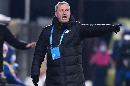 Mircea Rednic, 58 de ani, antrenorul Viitorului, a bifat prima înfrângere pe banca dobrogenilor, 1-2 cu FC Botoșani. La debut, „Puriul” obținuse o remiză contra Chindiei, scor 1-1.