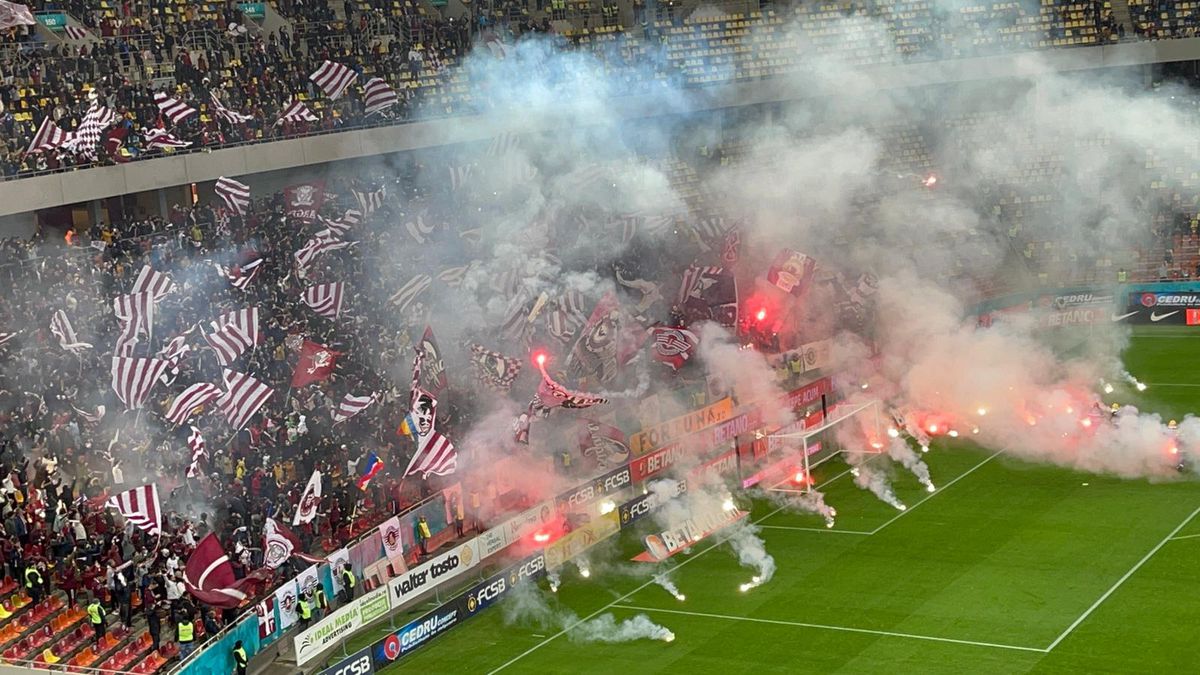 FCSB - Rapid. Scandari rasiste pe Arena Națională + Ce nu s-a văzut la TV: rapidiștii au rupt cordonul de stewarzi pentru a se răfui cu rivalii