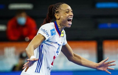 Franța - Danemarca (18:30) și Norvegia - Spania (21:30) sunt cele două semifinale de la Campionatul Mondial de handbal feminin. Ambele partide se joacă vineri.
