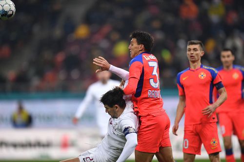 FCSB - Rapid. În prelungirile primei reprize, la 1-0 pentru gazde, giuleștenii au beneficiat de o lovitură de la 11 metri din care au egalat.