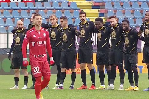 Jucătorii lui Gaz Metan dau dovadă de solidaritate înainte de meciul cu FC Botoșani // foto: captură DigiSport