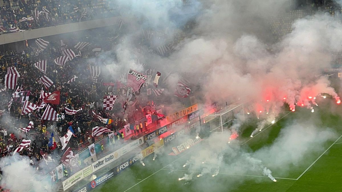 FCSB - Rapid. Scandari rasiste pe Arena Națională + Ce nu s-a văzut la TV: rapidiștii au rupt cordonul de stewarzi pentru a se răfui cu rivalii