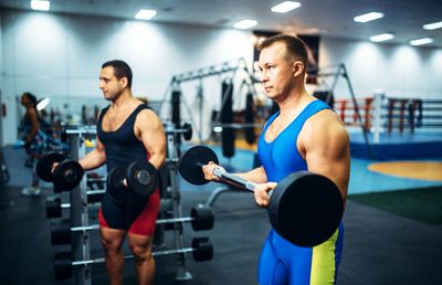 Ce se întâmplă când folosești steroizi? Medicul Alexandru Butoi explică: „E sinucidere curată! Bărbaţii se aleg cu ateroscleroză, iar femeile cu păr pe piept”