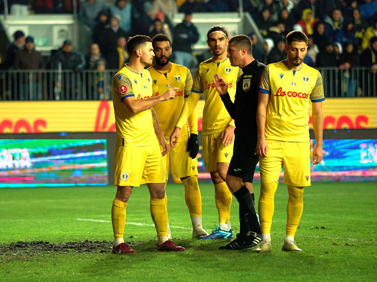 Scene incredibile la Ploiești » Un ultras a sărit la Florin Pârvu: „E răutate, e o stare de hate la adresa mea!”