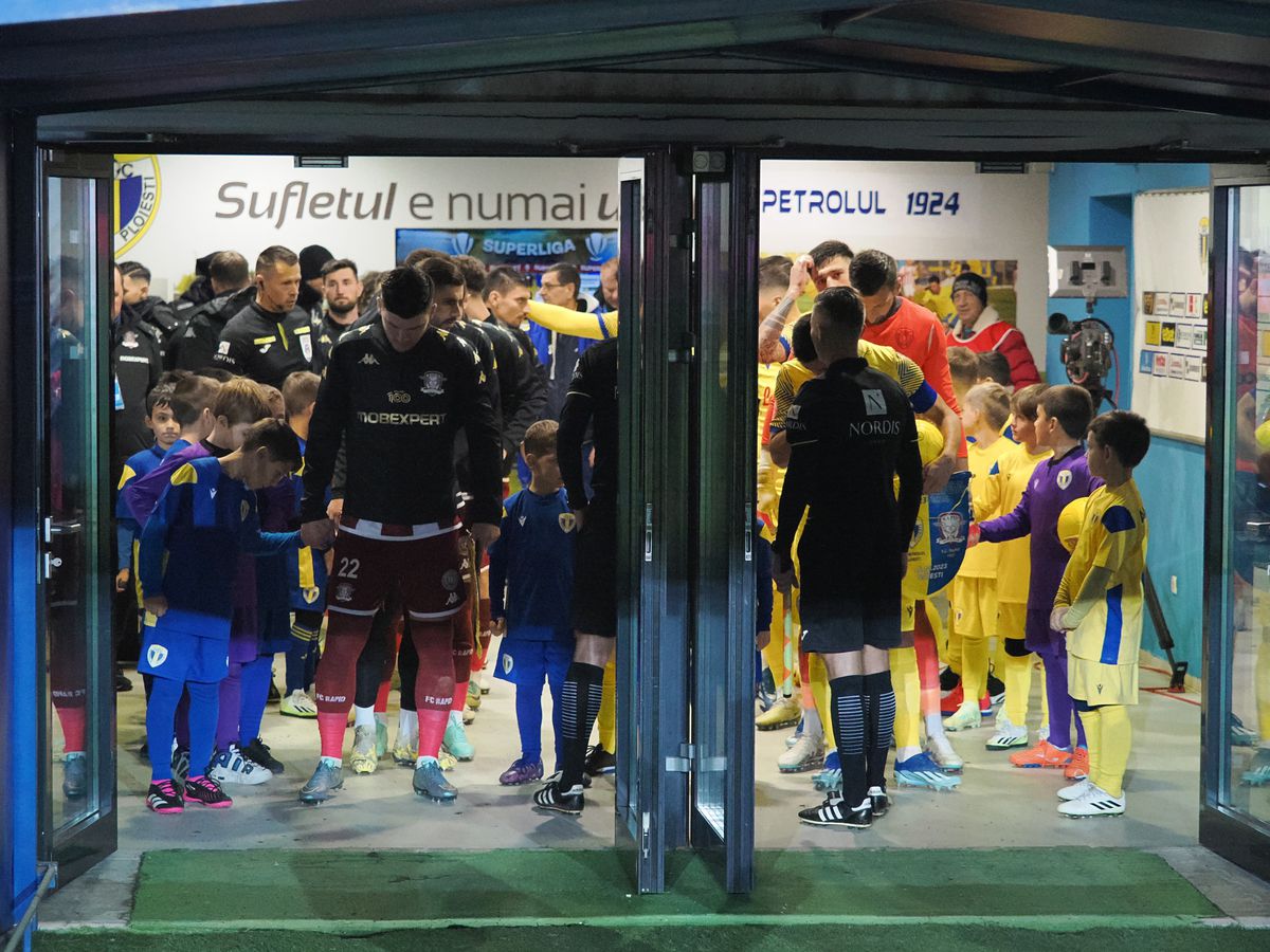 Rapid, aproape o repriză fără jucător U21 » Ce spune regulamentul