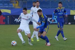 Unirea Slobozia - CFR Cluj 0-0, în etapa #20 din Superligă » Bară Slobozia în minutul 20, Munteanu a luat și el transversala la țintă în minutul 22