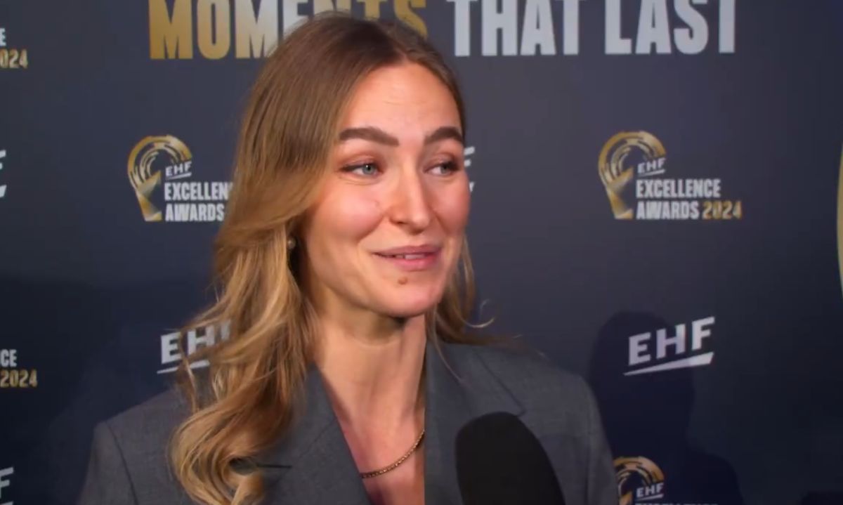 A câștigat trofeul de cea mai bună handbalistă a anului și a avut o apariție încântătoare » Imagini superbe pe covorul roșu de la Viena