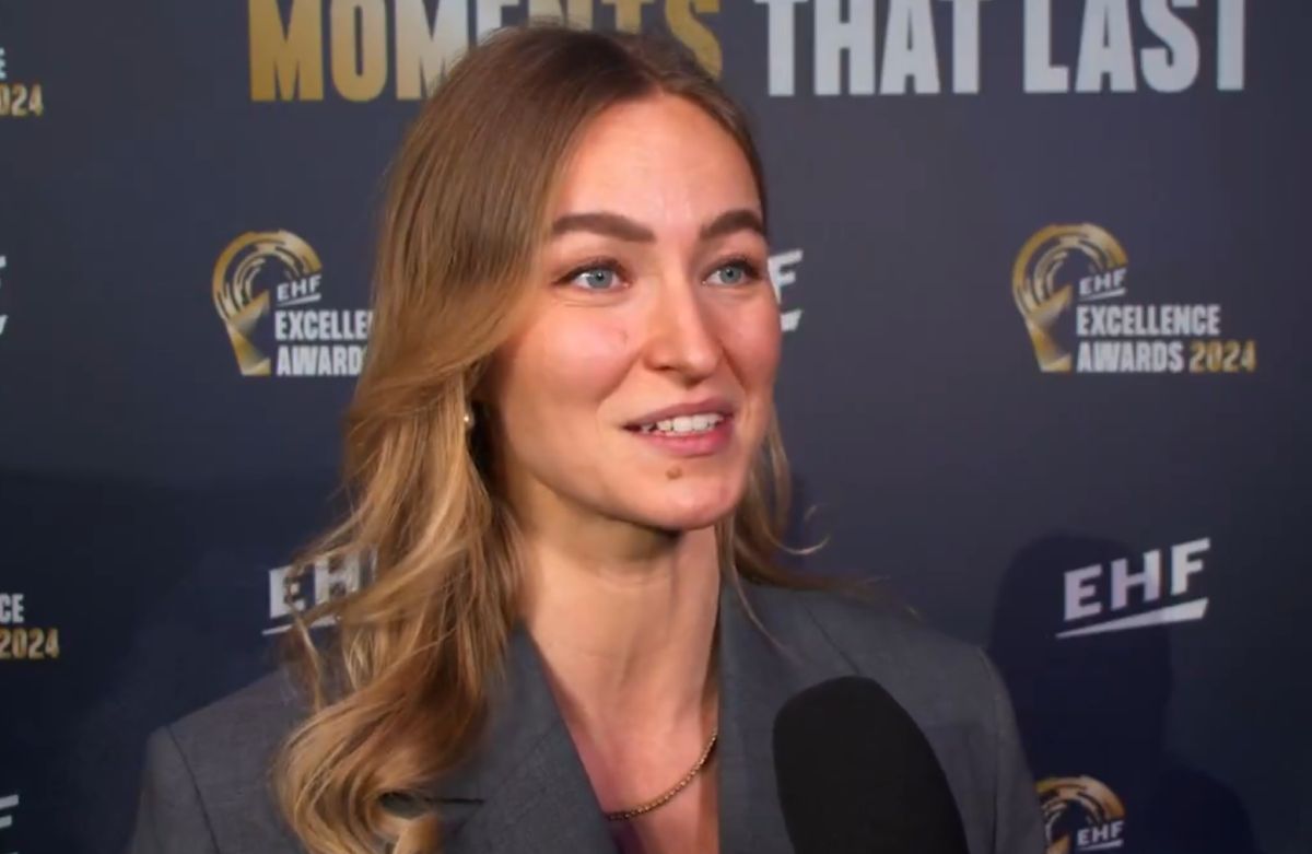 A câștigat trofeul de cea mai bună handbalistă a anului și a avut o apariție încântătoare » Imagini superbe pe covorul roșu de la Viena