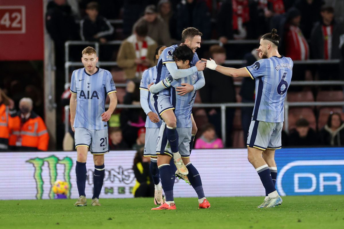 „Sniperul” Radu Drăgușin, integralist în cea mai categorică victorie a lui Tottenham! Cum s-a descurcat românul