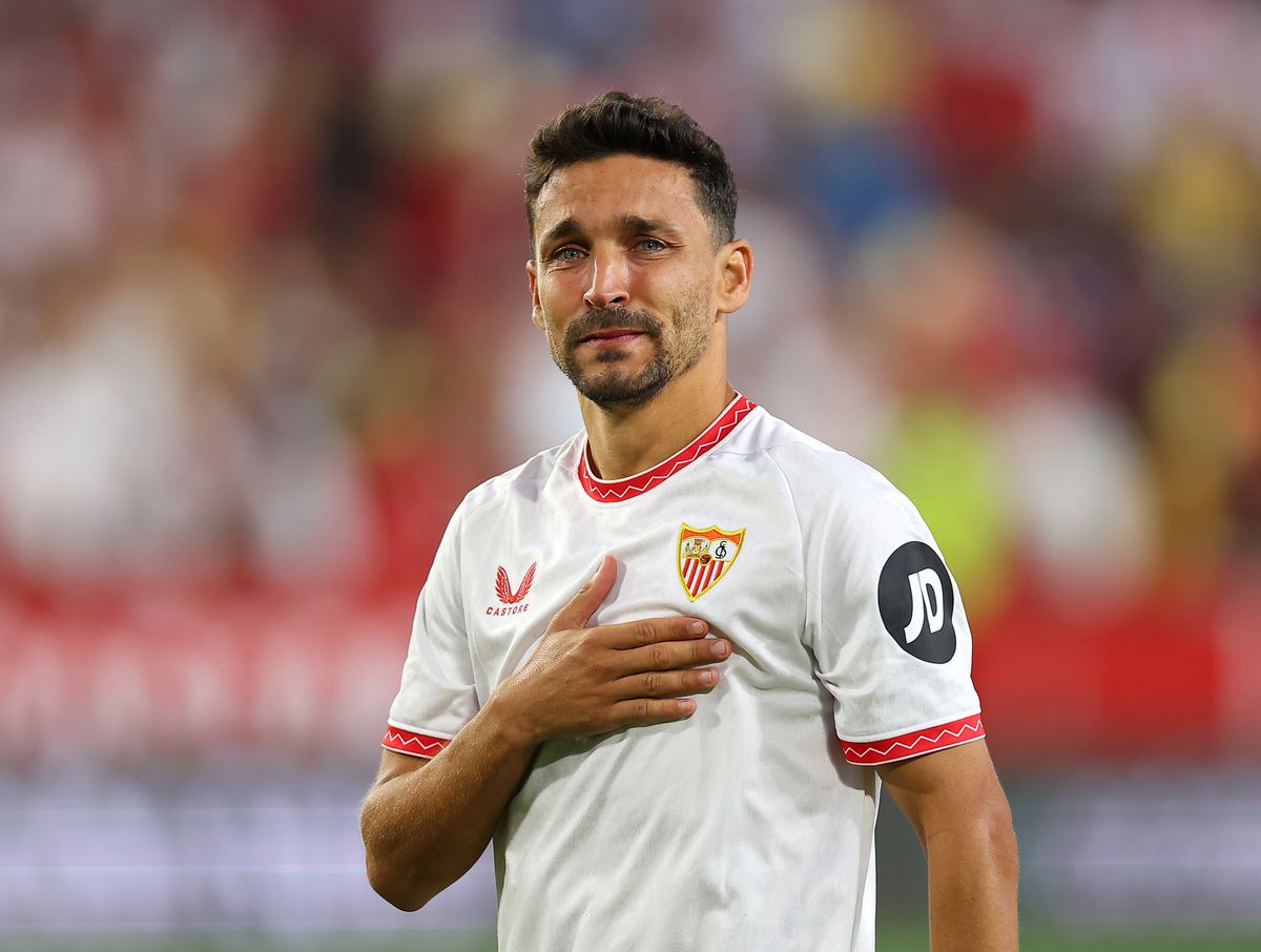 Imagini senzaționale! Jesus Navas, legenda celor de la Sevilla, a jucat ultimul meci acasă » A îngenuncheat și a plâns în fața peluzei: „Până la moarte!”