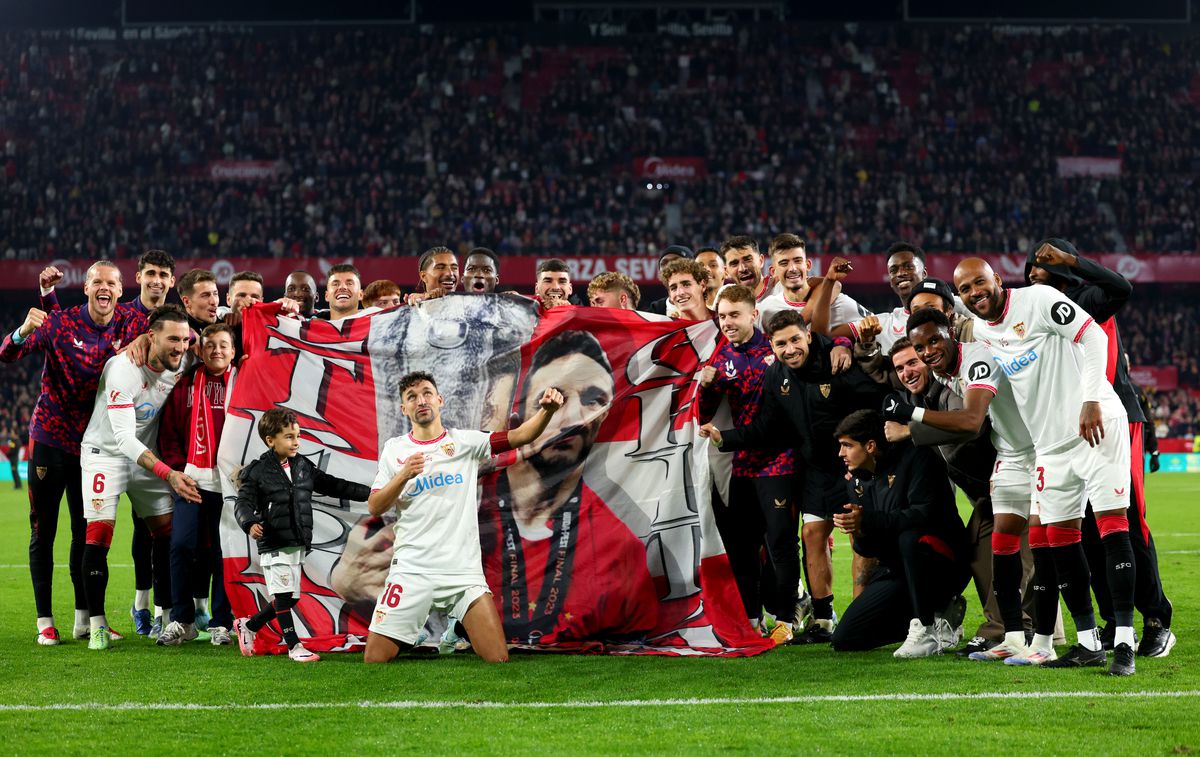 Imagini senzaționale! Jesus Navas, legenda celor de la Sevilla, a jucat ultimul meci acasă » A îngenuncheat și a plâns în fața peluzei: „Până la moarte!”