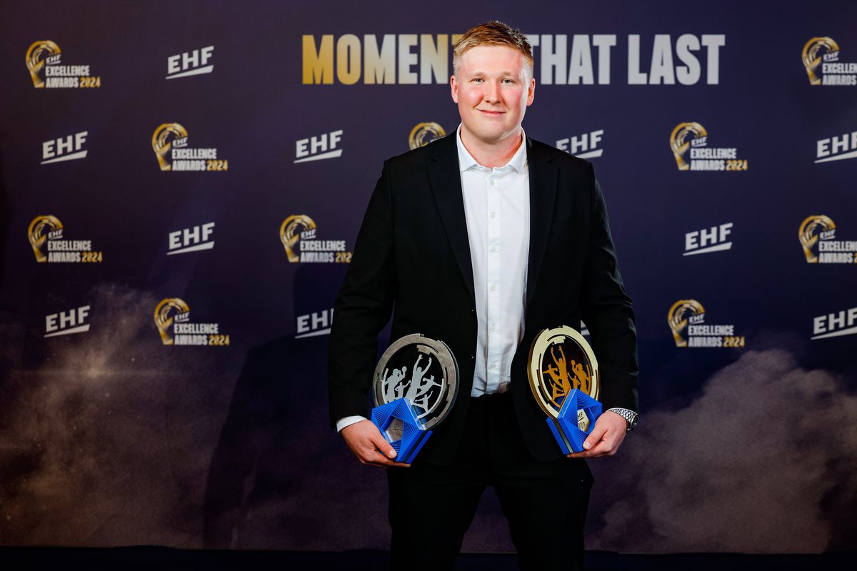 A câștigat trofeul de cea mai bună handbalistă a anului și a avut o apariție încântătoare » Imagini superbe pe covorul roșu de la Viena