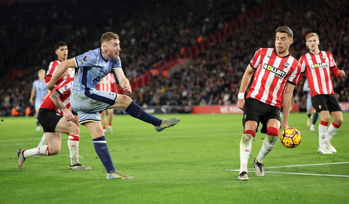 „Sniperul” Radu Drăgușin, integralist în cea mai categorică victorie a lui Tottenham! Cum s-a descurcat românul