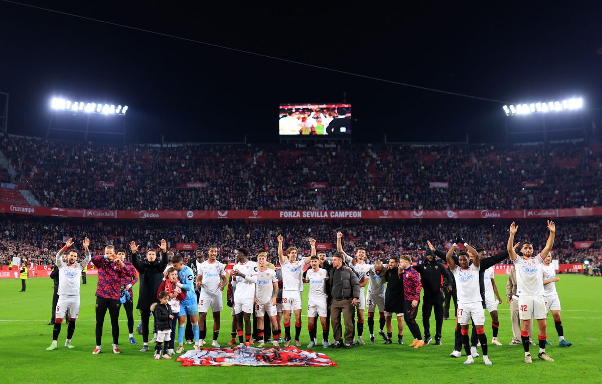 Imagini senzaționale! Jesus Navas, legenda celor de la Sevilla, a jucat ultimul meci acasă » A îngenuncheat și a plâns în fața peluzei: „Până la moarte!”