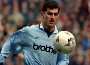 Fostul fotbalist de la Manchester City a fost ales președintele unui stat european » Scandal imens: opoziția a boicotat alegerile