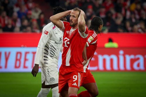 Harry Kane și-a pus mâinile pe cap, nemulțumit din cauza neputinței lui Bayern / Foto: Imago