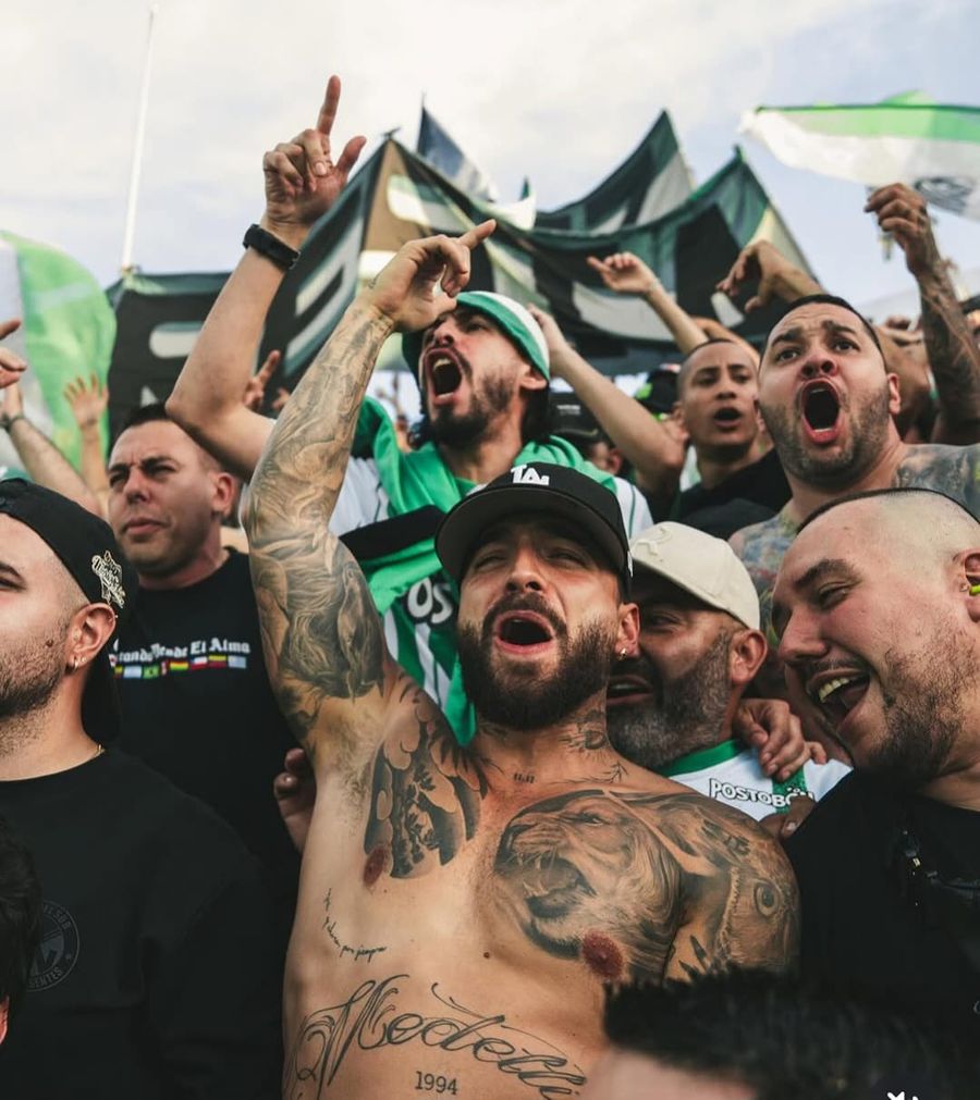 Supervedeta internațională a trăit din mijlocul fanilor derby-ul în care a evoluat jucătorul dorit de Gigi Becali: „Epic”