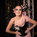 Simona Radiș a uimit prin apariția sa strălucitoare la Bukarest Fashion Week, completată ulterior de o prezentare de lux la Balul Camerei de Comerț. Foto: Vlad Mihăilescu