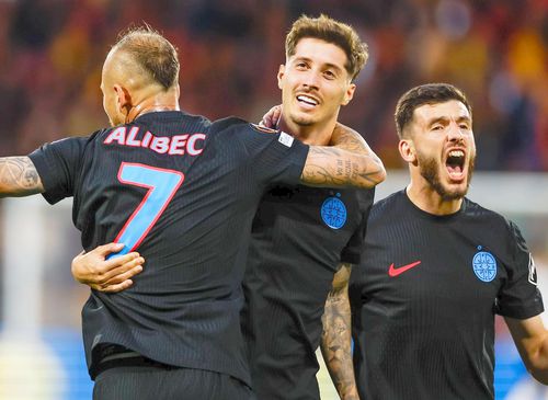 Alibec, Miculescu și Mihai Popescu, în Go Ahead Eagles - FCSB, în Europa League / foto: Imago Images