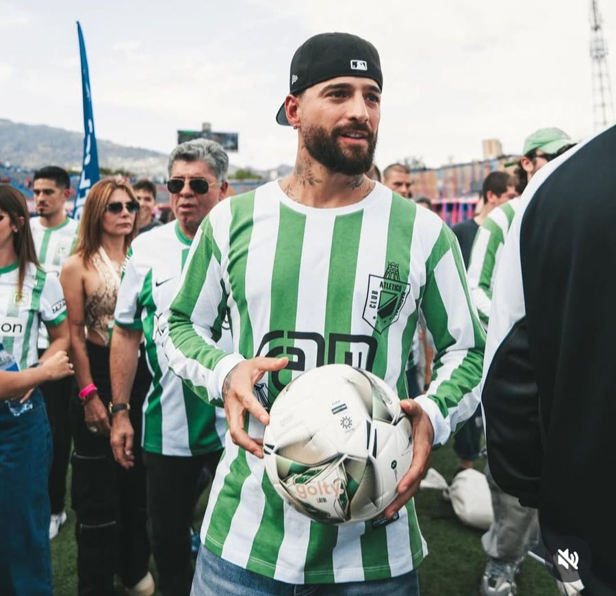 Supervedeta internațională a trăit din mijlocul fanilor derby-ul în care a evoluat jucătorul dorit de Gigi Becali: „Epic”