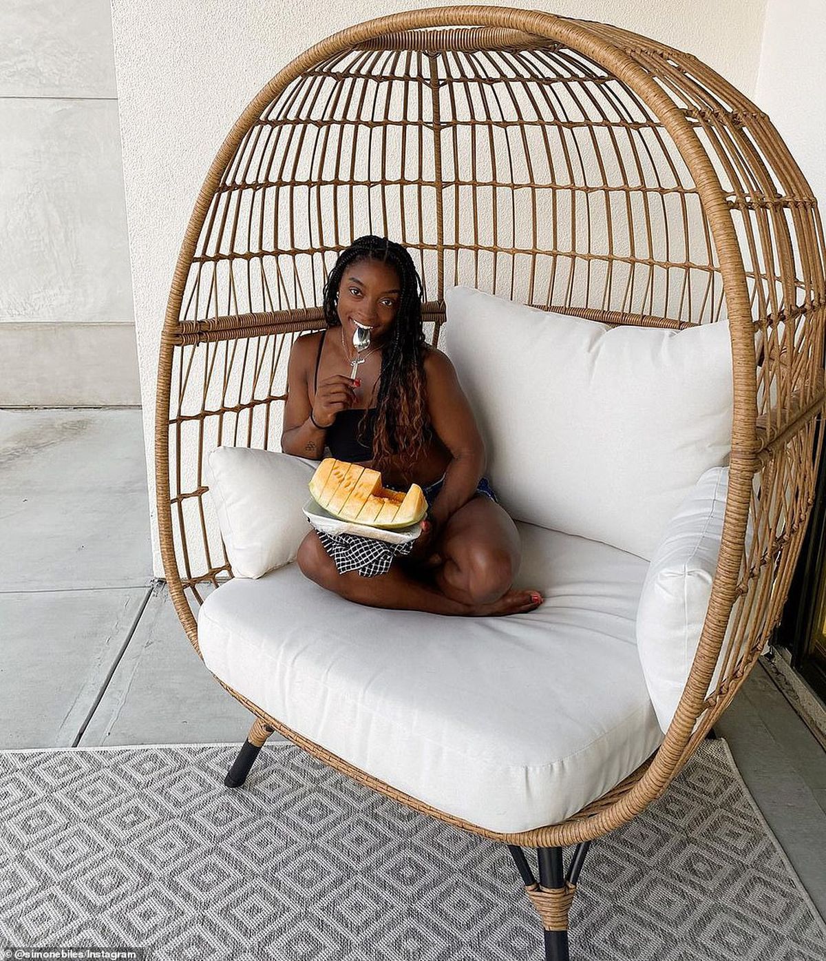 „Mă întrebam: de ce pisica e sătulă, iar eu sufăr atât de foame?” » Simone Biles, mărturisiri tulburătoare din copilărie