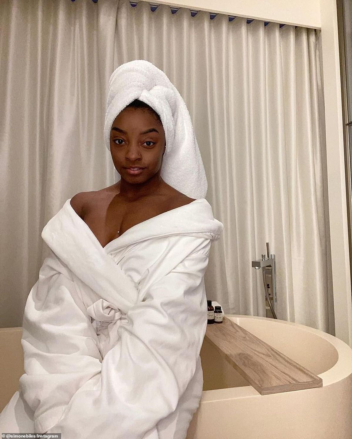 „Mă întrebam: de ce pisica e sătulă, iar eu sufăr atât de foame?” » Simone Biles, mărturisiri tulburătoare din copilărie