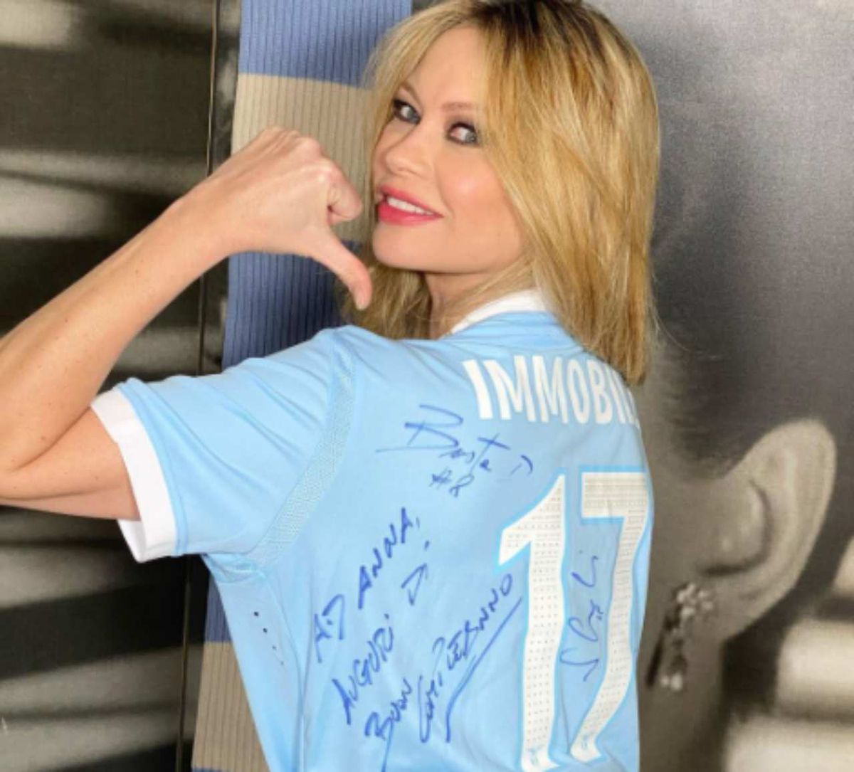 FOTO Anna Falchi s-a dezbrăcat iar » Imagini spectaculoase cu înfocata fană a lui Lazio