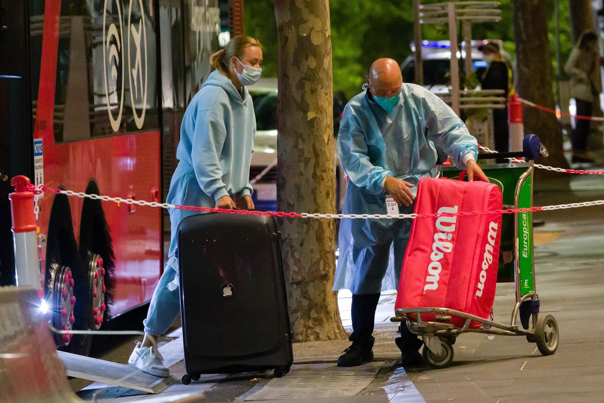 „Totul a fost făcut cu un scop” » Antrenorul numărului 36 WTA spune că oficialii au vrut să-i atragă pe jucători la Melbourne