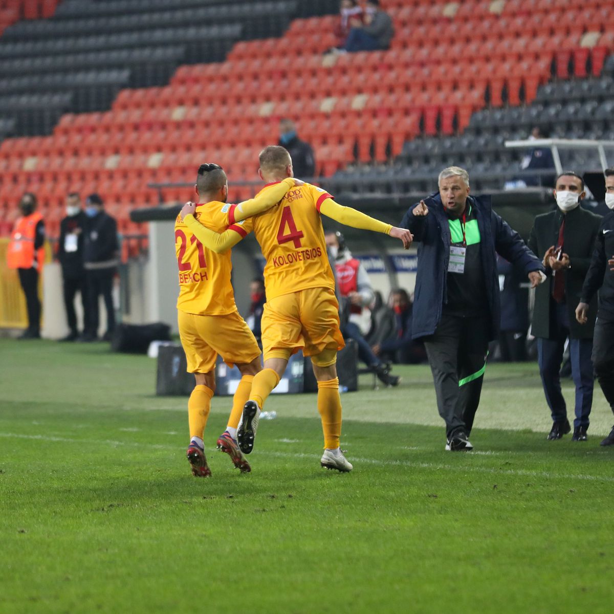 Gaziantep - Kayserispor 2-1 » Dan Petrescu a debutat cu o înfrângere! Alexandru Maxim a marcat golul decisiv