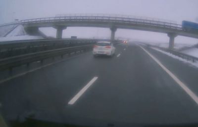 Accident evitat în ultimul moment pe Autostrada A3 Gilău-Turda! Un autoturism a fost surprins mergând pe contrasens